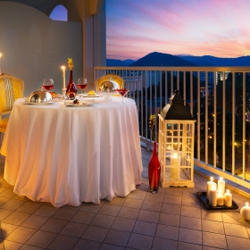  T&V-Luxury Balcony-Candlelight Dinner